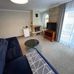 Roma Przy Wyciagu Na Szrenice