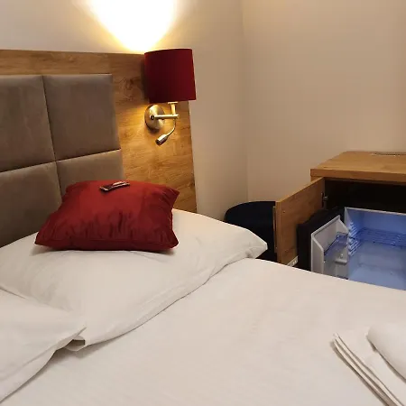 Roma Przy Wyciagu Na Szrenice