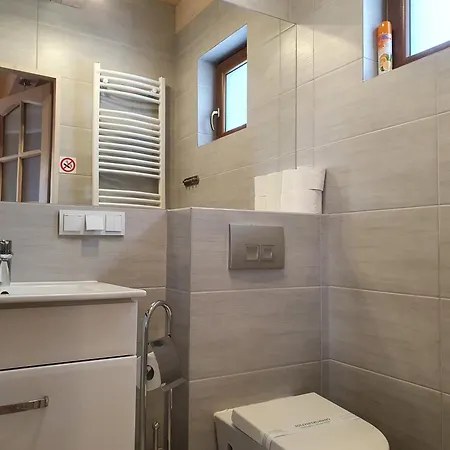 Roma Przy Wyciagu Na Szrenice Habitación en casa particular *